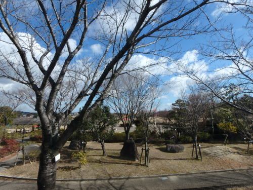 近くのふれあいの森まで6,267m（徒歩79分）