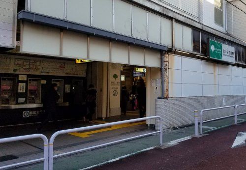 近くの志村三丁目駅まで1,285m（徒歩17分）