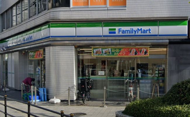 近くのファミリーマート 八尾光町店まで61m(徒歩1分)