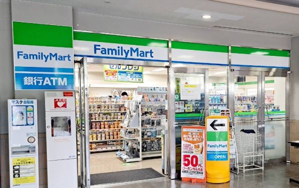 近くのファミリーマート 亜細亜大学店まで121m(徒歩2分)