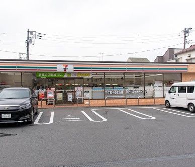 近くのコンビニまで420m（徒歩6分）