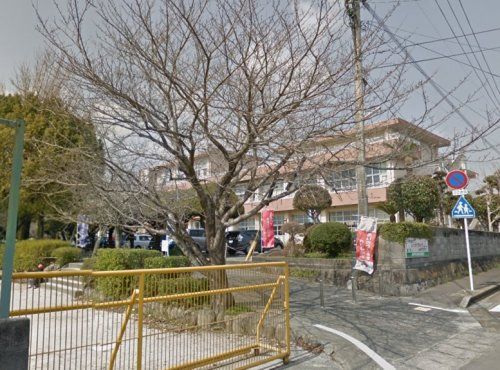 近くの諫早市立湯江小学校まで902m(徒歩12分)