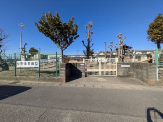 近くの仙奈保育園まで994m（徒歩13分）