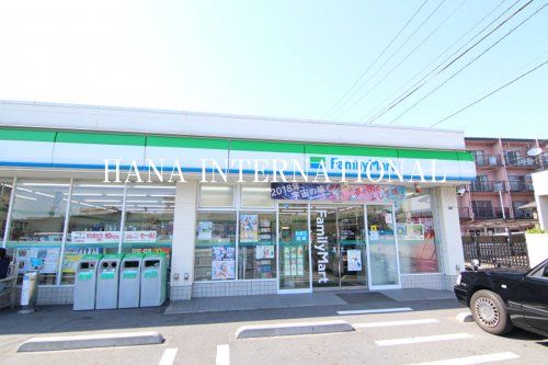 近くのコンビニまで1,022m（徒歩13分）