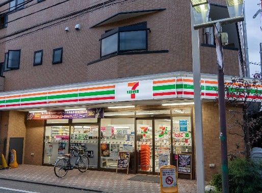 近くのセブンイレブン 吉祥寺本町3丁目店まで368m(徒歩5分)