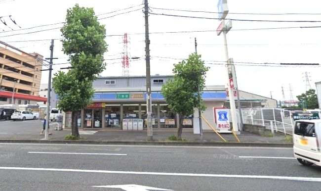 近くのコンビニまで801m（徒歩11分）