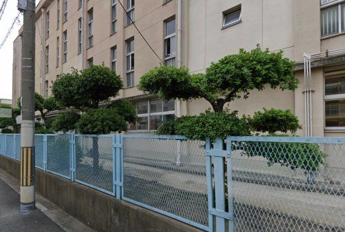 近くの大阪市立川北小学校まで1,057m(徒歩14分)