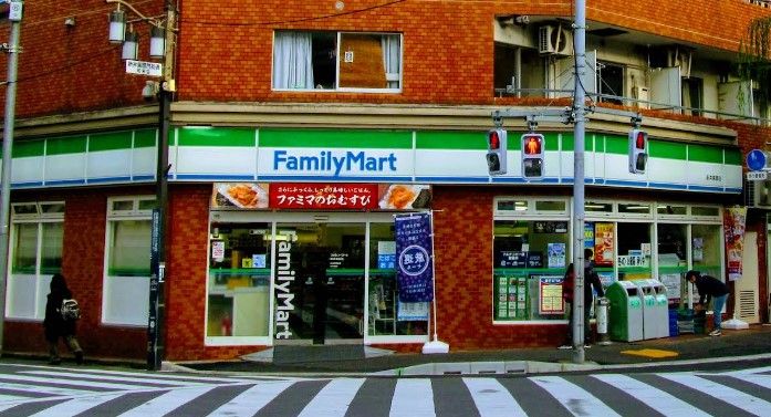 近くのファミリーマート 新井薬師店まで155m（徒歩2分）