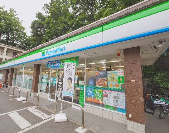 近くのファミリーマート 上荻青梅街道店まで555m（徒歩7分）