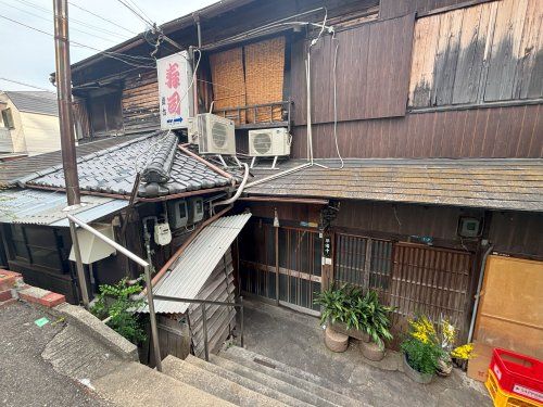 近くの彦六すし阪急六甲まで610m(徒歩8分)