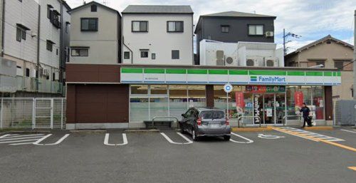近くのファミリーマート 東大阪中石切店まで1,389m(徒歩18分)
