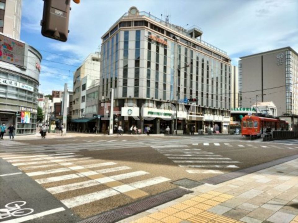 近くのスターバックスコーヒー 松山いよてつ会館ビル店まで538m(徒歩7分)