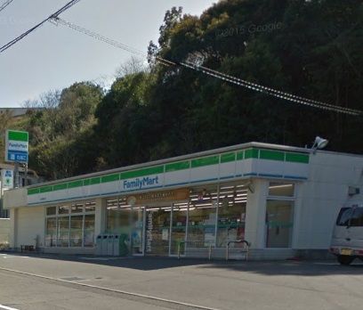 近くのファミリーマート 東町店まで706m(徒歩9分)