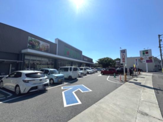 近くのフジ中吉野店まで498m(徒歩7分)