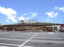 近くのFRESSAY(フレッセイ) 吉岡店まで1,621m（徒歩21分）