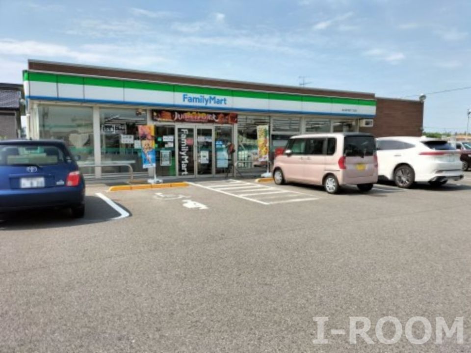 近くのファミリーマート 松山余戸南六丁目店まで842m(徒歩11分)