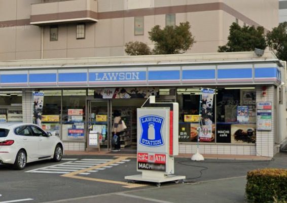 近くのコンビニまで315m（徒歩4分）