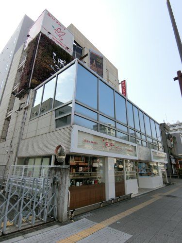 近くの飲食店まで497m（徒歩7分）