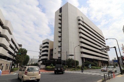 近くの横須賀市役所まで1,124m（徒歩15分）