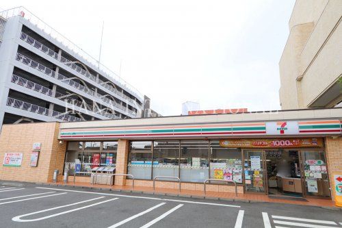 近くのセブンイレブンまで677m(徒歩9分)