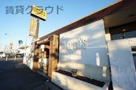 近くのココス 浜野店まで937m（徒歩12分）
