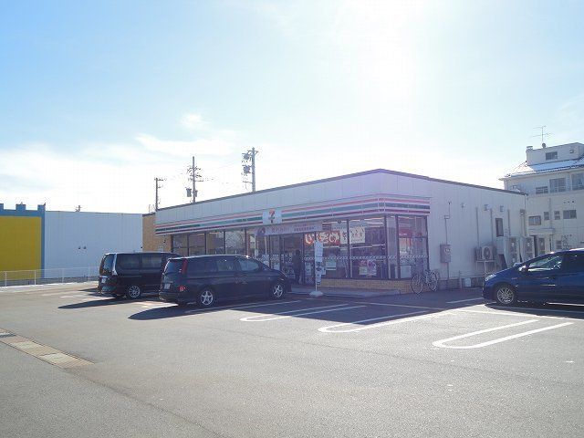 近くのセブンイレブン 射水ひばり元町店まで450m（徒歩6分）