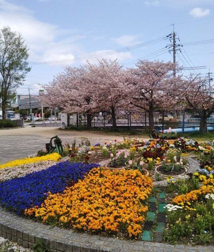 近くの中の池公園運動広場まで331m(徒歩5分)