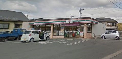 近くのセブン-イレブン玉名山田店まで822m（徒歩11分）