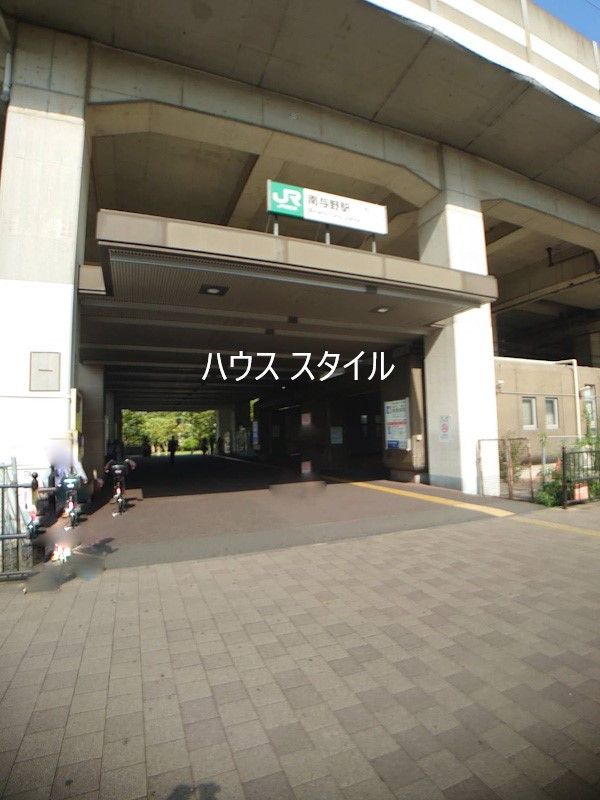 近くの南与野駅西口まで1,175m（徒歩15分）