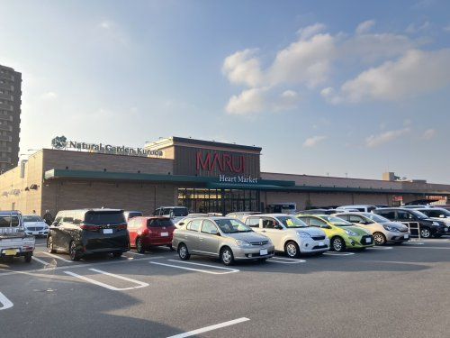 近くのマルイ 黒田店まで412m(徒歩6分)