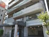 近くの三聖病院まで583m（徒歩8分）
