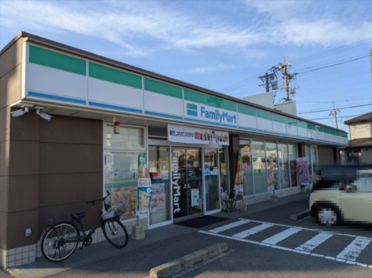 近くのファミリーマート 小牧新町店まで237m（徒歩3分）