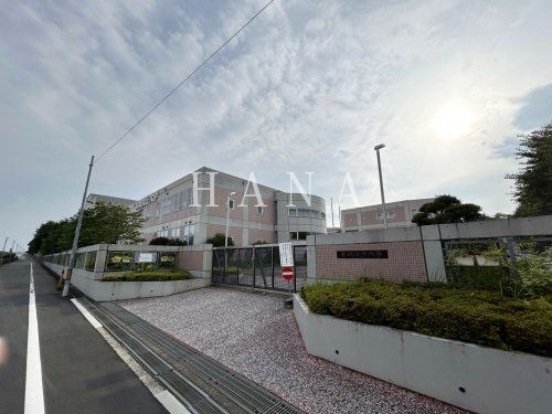 近くの実践女子大学まで446m（徒歩6分）