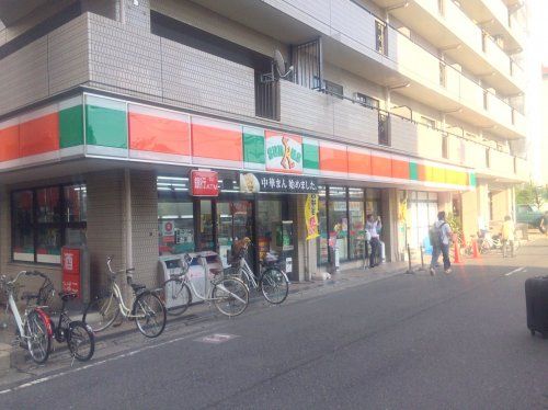 近くのサンクス西三荘店まで219m（徒歩3分）