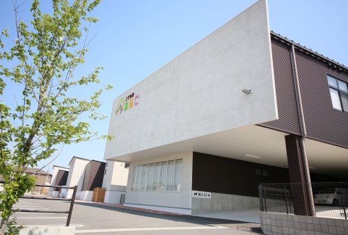 近くのこども園あるこまで1,317m（徒歩17分）