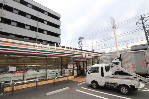 近くのセブンイレブン松戸北小金店まで714m(徒歩9分)