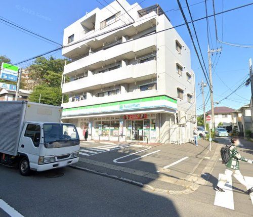 近くのファミリーマート 横浜長津田町店まで958m(徒歩12分)