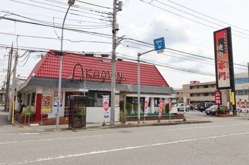 近くの飲食店まで390m（徒歩5分）