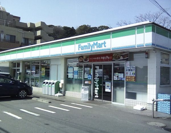 近くのファミリーマート 油屋横浜八景島店まで1,979m（徒歩25分）