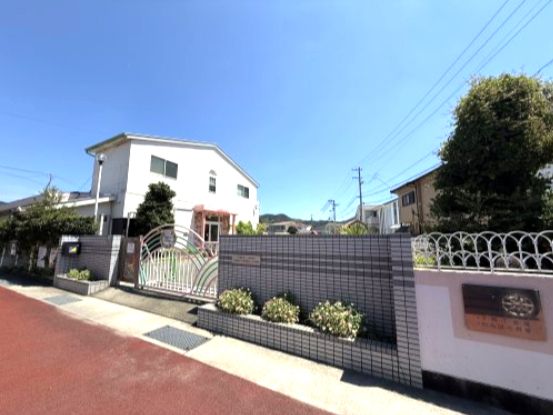 近くの大原認定こども園まで994m（徒歩13分）