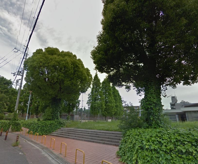 近くの加島中央公園まで1,355m（徒歩17分）