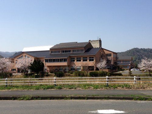 近くの豊岡市立出石中学校まで1,006m（徒歩13分）