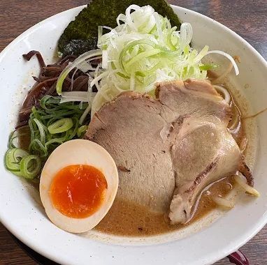 近くの味噌と麺 日向店まで110m(徒歩2分)