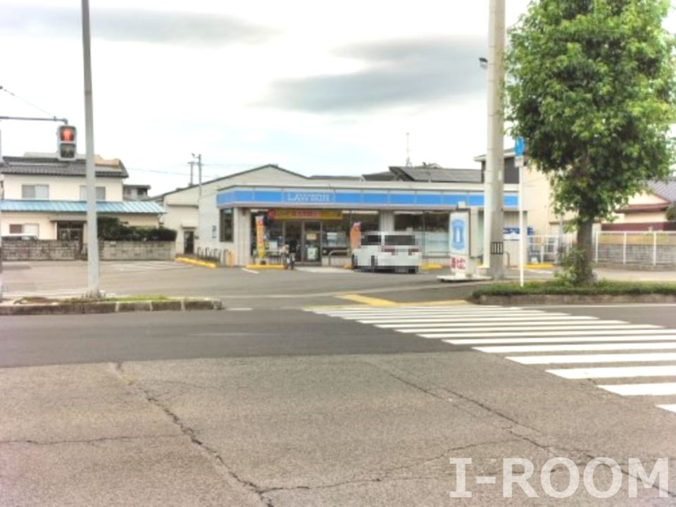 近くのローソン 松山サクラメント通り店まで426m(徒歩6分)