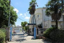 近くの寝屋川市立成美小学校まで575m（徒歩8分）