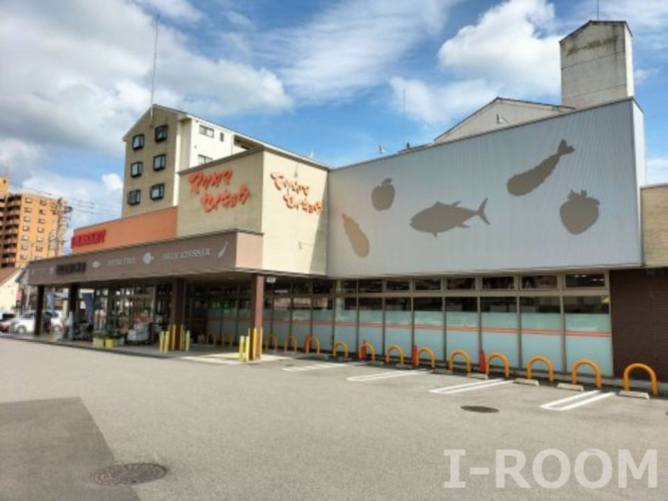 近くの松山生協 久米店まで912m(徒歩12分)
