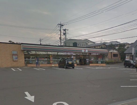 近くのセブンイレブン 諫早平山町店まで565m（徒歩8分）