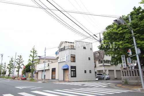 近くの飲食店まで1,311m（徒歩17分）