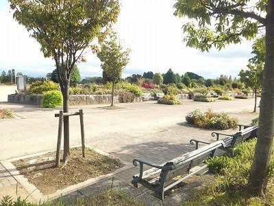 近くの歌の森運動公園まで1,339m（徒歩17分）