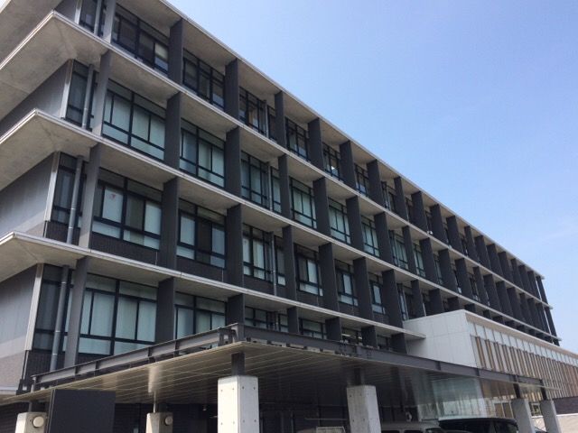 近くの半田市役所まで1,183m（徒歩15分）